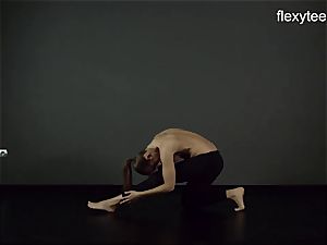 FlexyTeens - Zina demonstrates limber nude figure